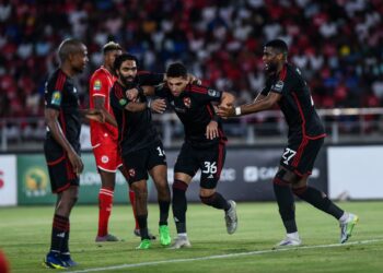 الأهلي المصري يفوز على مضيفه سيمبا التنزاني بهدف دون رد ويضع قدما في نصف نهائي دوري الأبطال