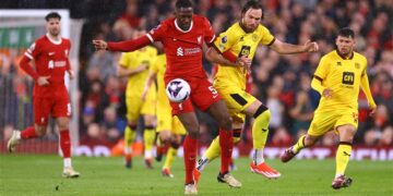 ليفربول يفوز على شيفيلد يونايتد ويستعيد صدارة الدوري الإنجليزي