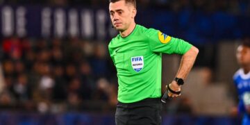 طاقم تحكيم فرنسي لقمة بايرن ميونخ وريال مدريد في ذهاب نصف نهائي دوري الأبطال