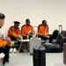 بعثة نهضة بركان تغادر المطار صوب الفندق بعد ضمانات “الكاف” للحصول على الأقمصة