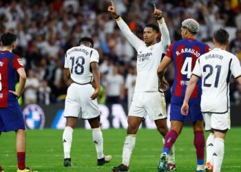 رئيس برشلونة يطالب بإعادة الكلاسيكو