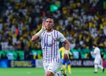 بعد هاترك الهلال .. أندية كبيرة تتربص بسفيان رحيمي ..