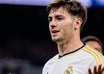 خطوة غير متوقعة من الدولي المغربي لجماهير نادي ريال مدريد ..