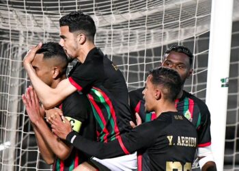 الجيش الملكي يعود بتأهل دراماتيكي من قلب الملعب البلدي ببركان على حساب النهضة بركلات الترجيح