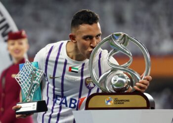 سفيان رحيمي: نجم يتلألأ في سماء دوري أبطال آسيا 