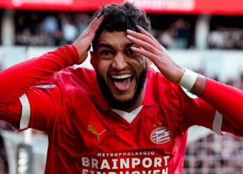 الصيباري يتوج بالدوري الهولندي مع أيندهوفن
