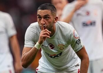 زياش بطلا للدوري التركي مع غلطة سراي
