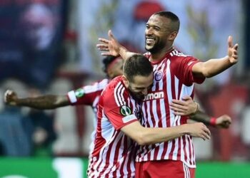 الكعبي يقود أولمبياكوس اليوناني للتتويج بلقب دوري المؤتمر الأوروبي