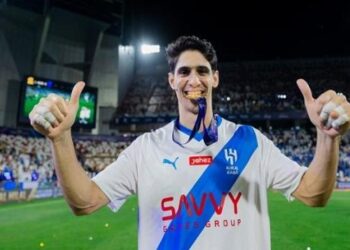 ياسين بونو يتوج بطلاً لكأس خادم الحرمين الشريفين