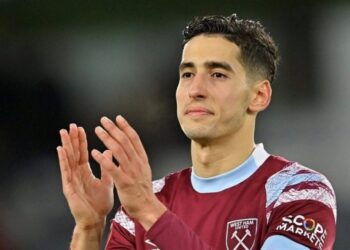 نايف أكرد قد يغادر وست هام مقابل 35 مليون يورو