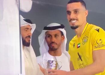 البوفتيني يتوج رفقة  الوصل  بكأس رئيس دولة الإمارات بفوز كبير على النصر