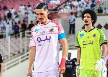 بعد رحيله عن الوحدة السعودي.. أنظار جماهير الرجاء تتجه نحو فيصل فجر