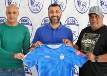 حسن الركراكي يتولى مسؤولية تدريب سريع واد زم في محاولة لإنقاذ الفريق من الهبوط
