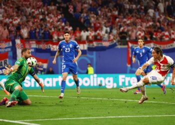 تأهل مثير لإيطاليا إلى ثاني أدوار اليورو بعد التعادل مع كرواتيا