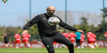 الركراكي ينطلق في جولة أوروبية لضمان مشاركة اللاعبين المغاربة في أولمبياد باريس 2024