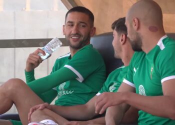 هل غادر زياش معسكر الاسود بأكادير ؟