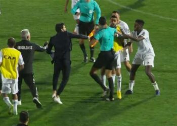 الكاف” يعاقب نهضة بركان ويوقف عمر العرجون لأربع مباريات