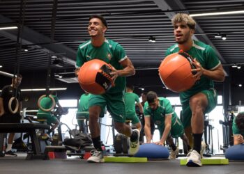 حصة تدريبية خفيفة للمنتخب الاولمبي بالقاعة