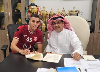 النصر الكويتي يتعاقد مع لاعب الرجاء الرياضي