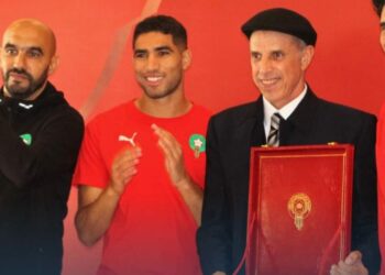 الركراكي:”يجب ألا ننسى هؤلاء اللاعبين السابقين الذين طبعوا تاريخ كرة القدم المغربية”