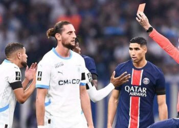 باريس سان جيرمان حكيمي تحسم كلاسيكو الدوري الفرنسي أمام مارسيليا حارث الذي تعرض للطرد
