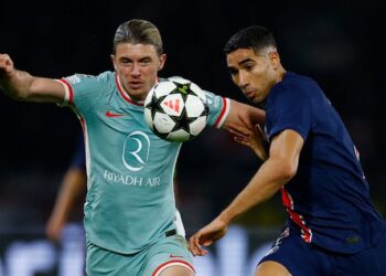 حكيمي ينهزم رفقة باريس سان جيرمان أمام أتلتيكو مدريد