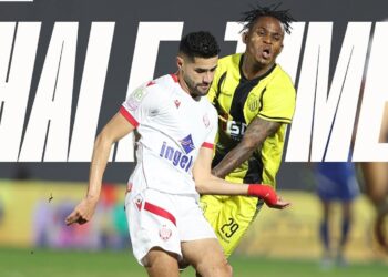 المغرب الفاسي يفجر مفاجأة ويهزم الوداد برباعية في عقر داره