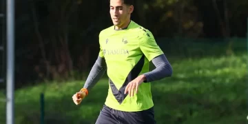 إيمانول ألغاوسيل يكشف سبب غياب نايف أكرد عن مباراة سيلتا فيغو