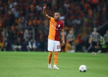 الدوري الأمريكي يطارد حكيم زياش وسط غموض مستقبله مع غلطة سراي