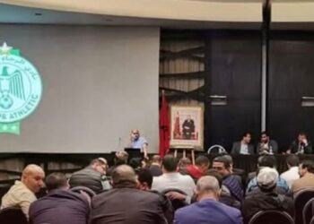 عادل هالا يعلن استعداده للاستقالة من رئاسة الرجاء الرياضي