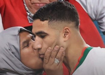 أشرف حكيمي: أمي كانت السند والأكثر ثقة في حياتي
