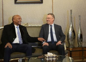 لقاء ودي يجمع فوزي لقجع بباتريس موتسيبي في المغرب