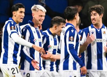 رفاق نايف أكرد إلى ثمن نهائي الدوري الأوروبي بفوز كبير