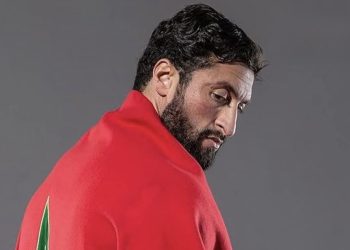 جمال بن صديق يعود بقوة ويفوز بالضربة القاضية