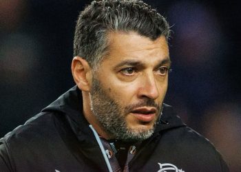 عصام الشرعي مرشح بارز لتدريب رينجرز الاسكتلندي بعد إقالة كليمنت