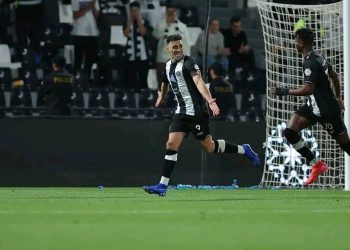 عبدالرزاق حمدلله يعزز صدارته كأكثر لاعبي دوري روشن السعودي تسجيلًا للهاتريك