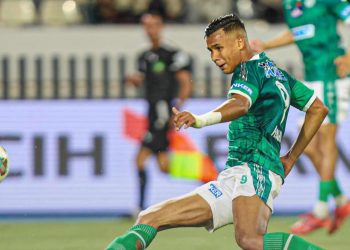 ديربي البيضاء ينتهي بلا غالب ولا مغلوب.. الوداد والرجاء يكتفيان بالتعادل (1-1)
