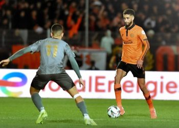 نهضة بركان يقترب من نهائي كأس الكونفدرالية برباعية في شباك شباب قسنطينة