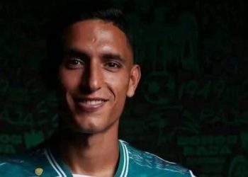 هاني عمامو يُهدد باللجوء إلى الفيفا بعد فشل مفاوضاته مع الرجاء