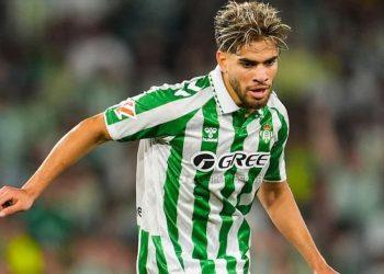 الزلزولي أساسي أمام تشيلسي في نهائي دوري المؤتمر الأوروبي!