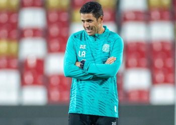 عدنان درجال: “عموتة اعتذر في اللحظات الأخيرة.. والإعلان عن مدرب العراق خلال 72 ساعة”