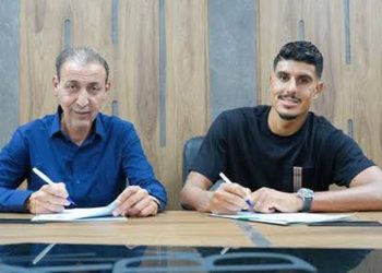 الرجاء يجدد عقد خفيفي ويُواصل سياسة الاستقرار استعدادًا للموسم الجديد