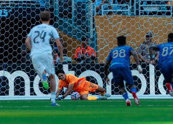 بونو بعد التألق أمام ريال مدريد: “أثبتنا للعالم من هو الهلال”