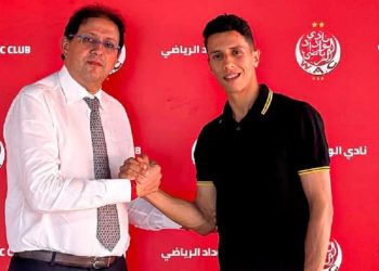 الوداد يعزّز صفوفه بضم حمزة الواسطي لموسمين