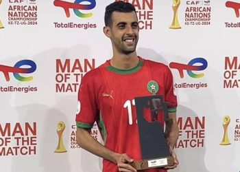 بلعمري يتوج بجائزة أفضل لاعب ويقود الأسود إلى النهائي