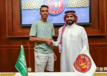 رسميًا.. ضمك السعودي يتعاقد مع المدافع المغربي جمال حركاس