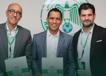 الرجاء الرياضي يعلن رسميًا تعاقده مع المدرب فادلو دافيدز