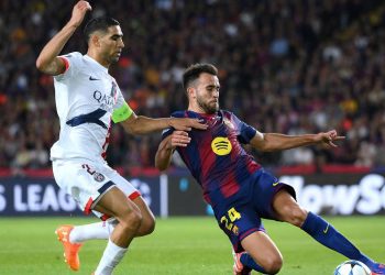 حكيمي يتألق بتمريرة حاسمة ويقود باريس سان جيرمان لإسقاط برشلونة (2-1) في دوري الأبطال