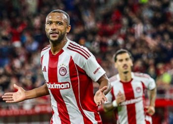 الكعبي يتألق ويقود أولمبياكوس لفوز جديد ويحافظ على صدارة الدوري اليوناني