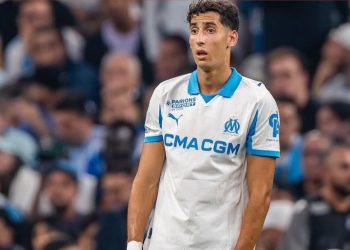 نايف أكرد يثير القلق قبل كأس إفريقيا بسبب انزعاج عضلي